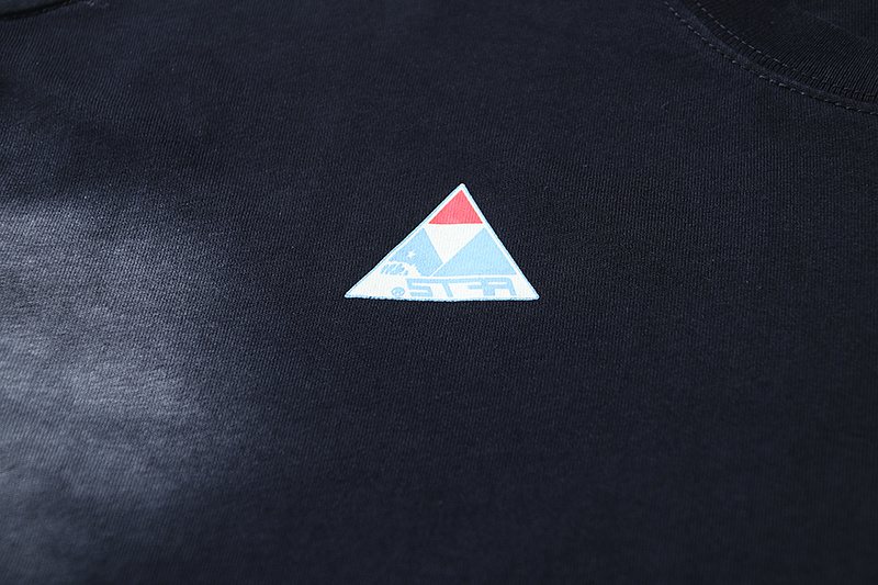 HELISTAR Sports Graphic Short-Sleeve T-Shirt — detail