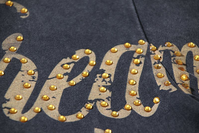 VALE USA Waiting to Exhale Rhinestone Graphic T-Shirt — detail