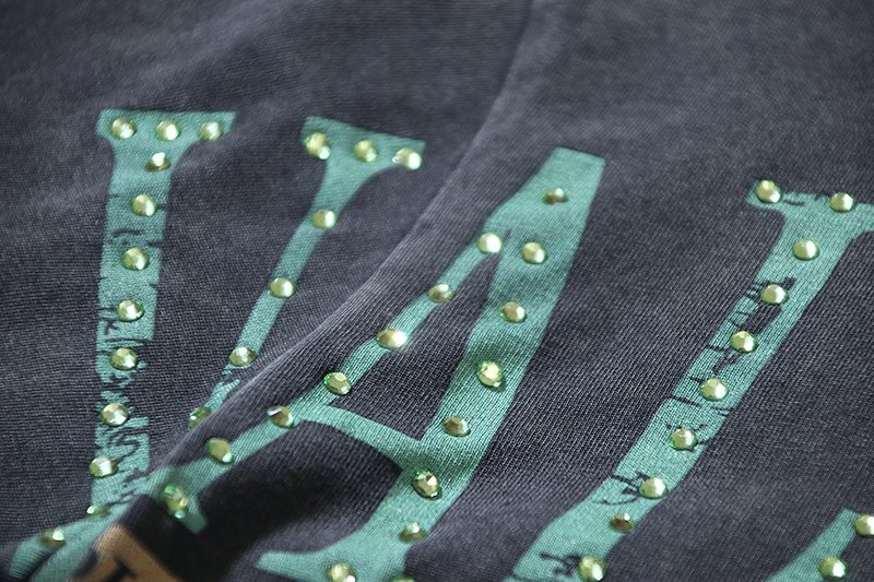 VALE USA Waiting to Exhale Rhinestone Graphic T-Shirt — detail