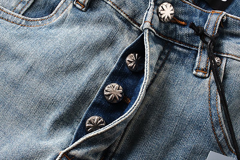 LOSTSHDWS Light Blue Flower Applique Flared Jeans — detail