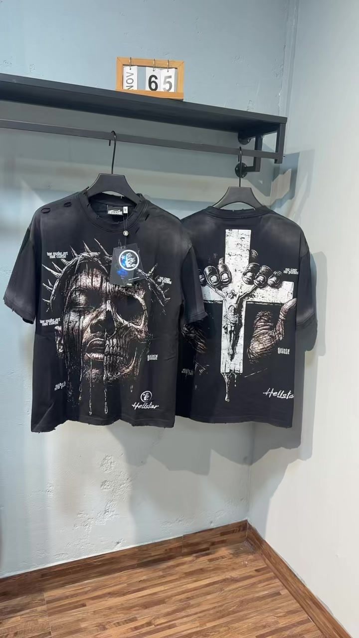 Hellstar Skull Crown Graphic T-Shirt — context