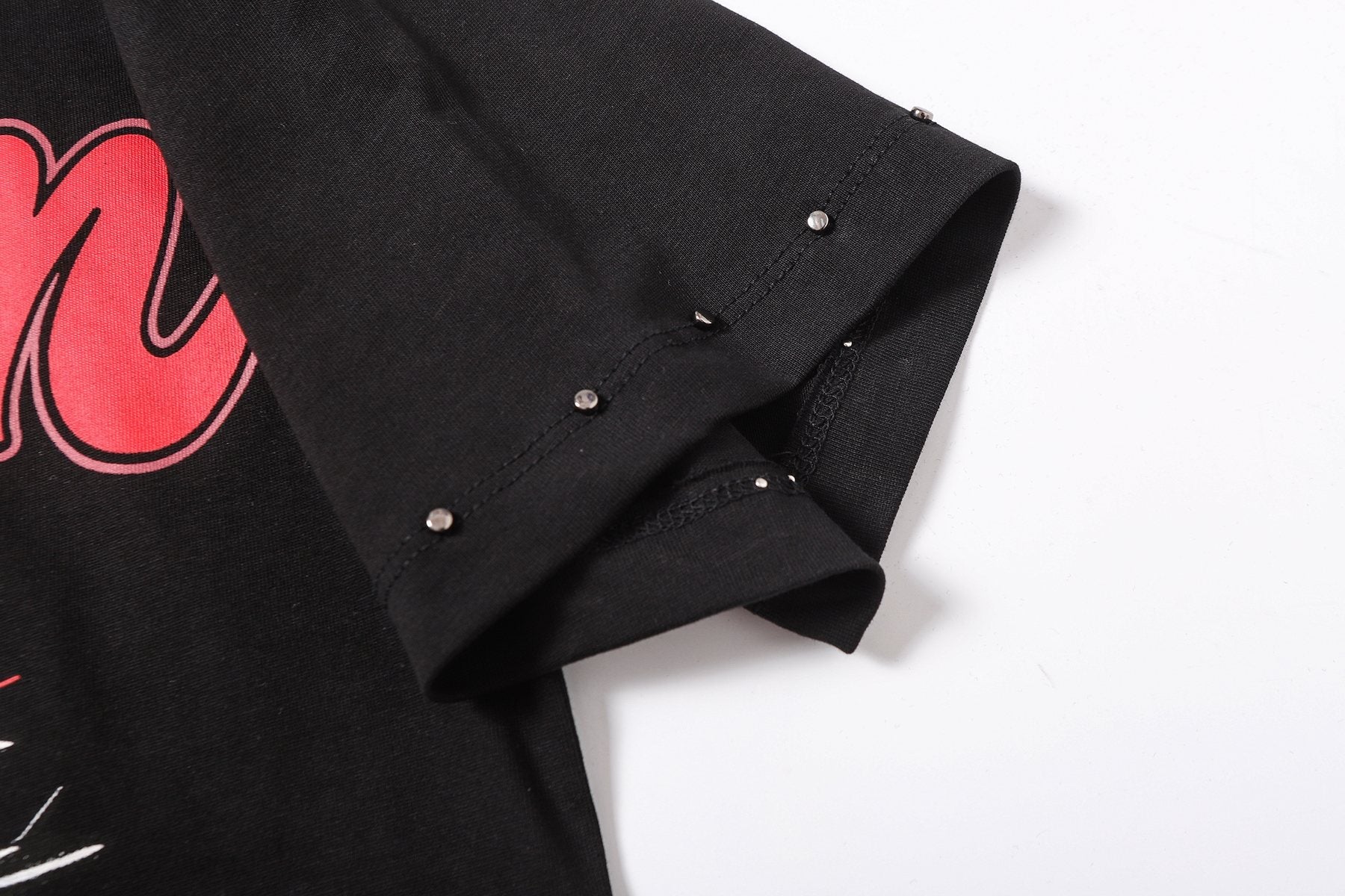 MIXED EMOTION Statue Graphic Short-Sleeve T-Shirt — detail