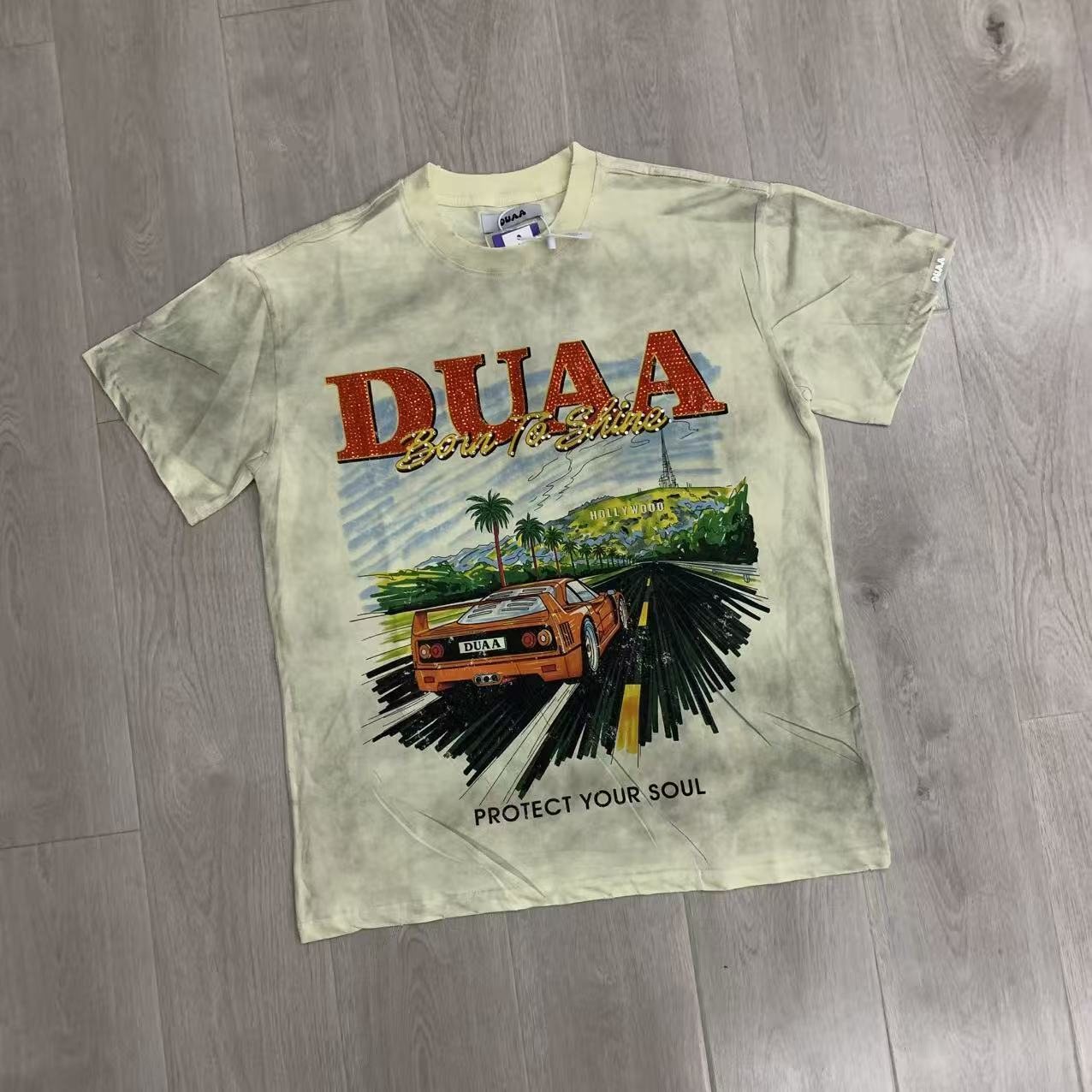 DUAA Hollywood Car Graphic Short-Sleeve T-Shirt — front