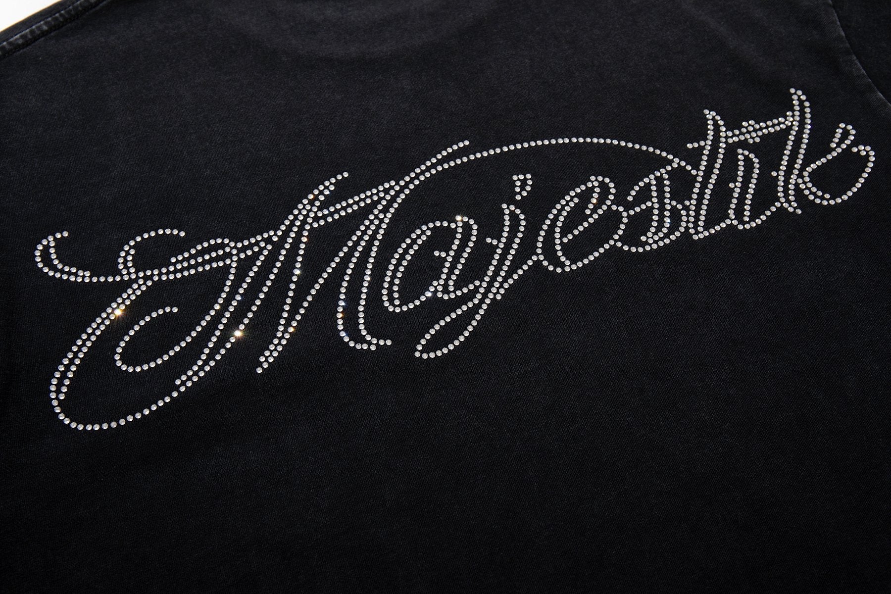 MAJESTIK Bulldog Graphic Short-Sleeve T-Shirt — detail