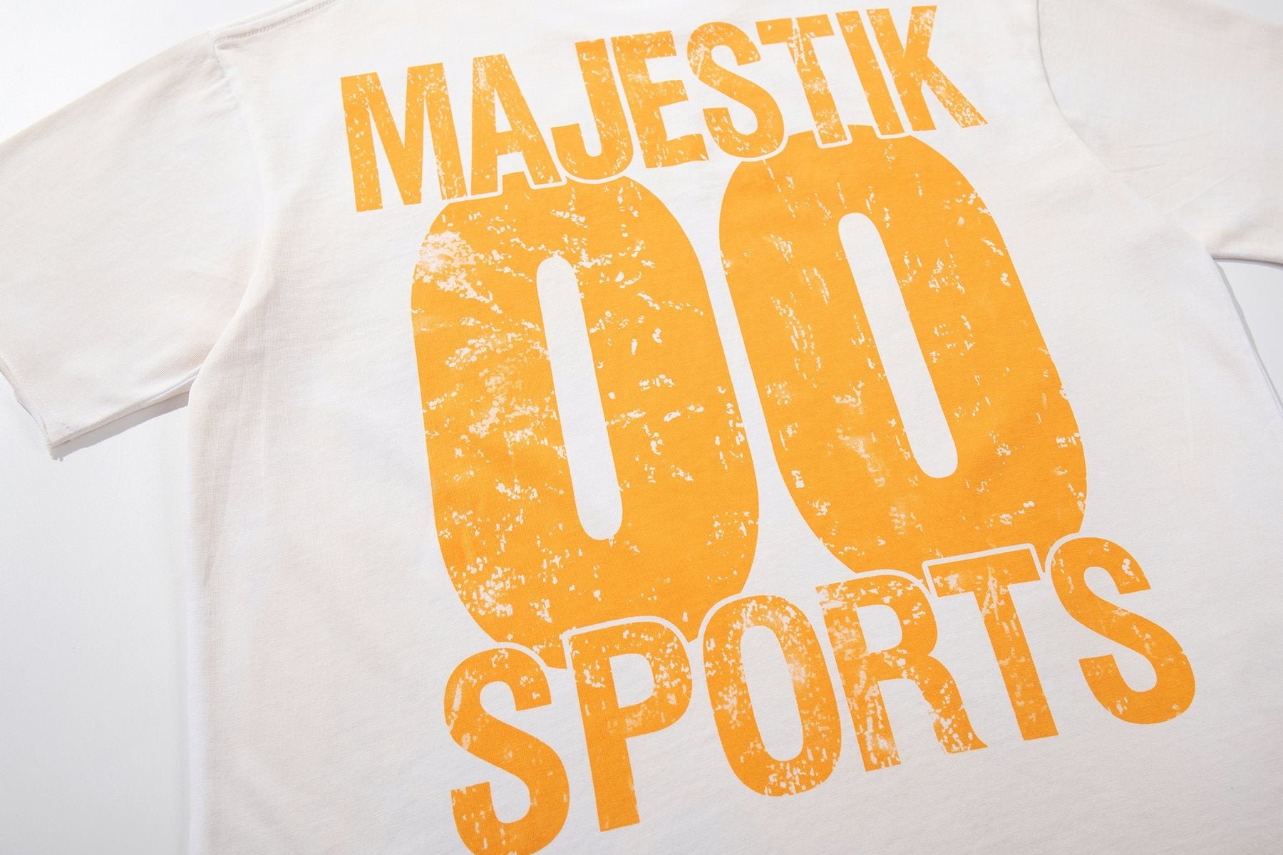 MAJESTIK Bulldog Football Graphic Short-Sleeve T-Shirt - White — detail