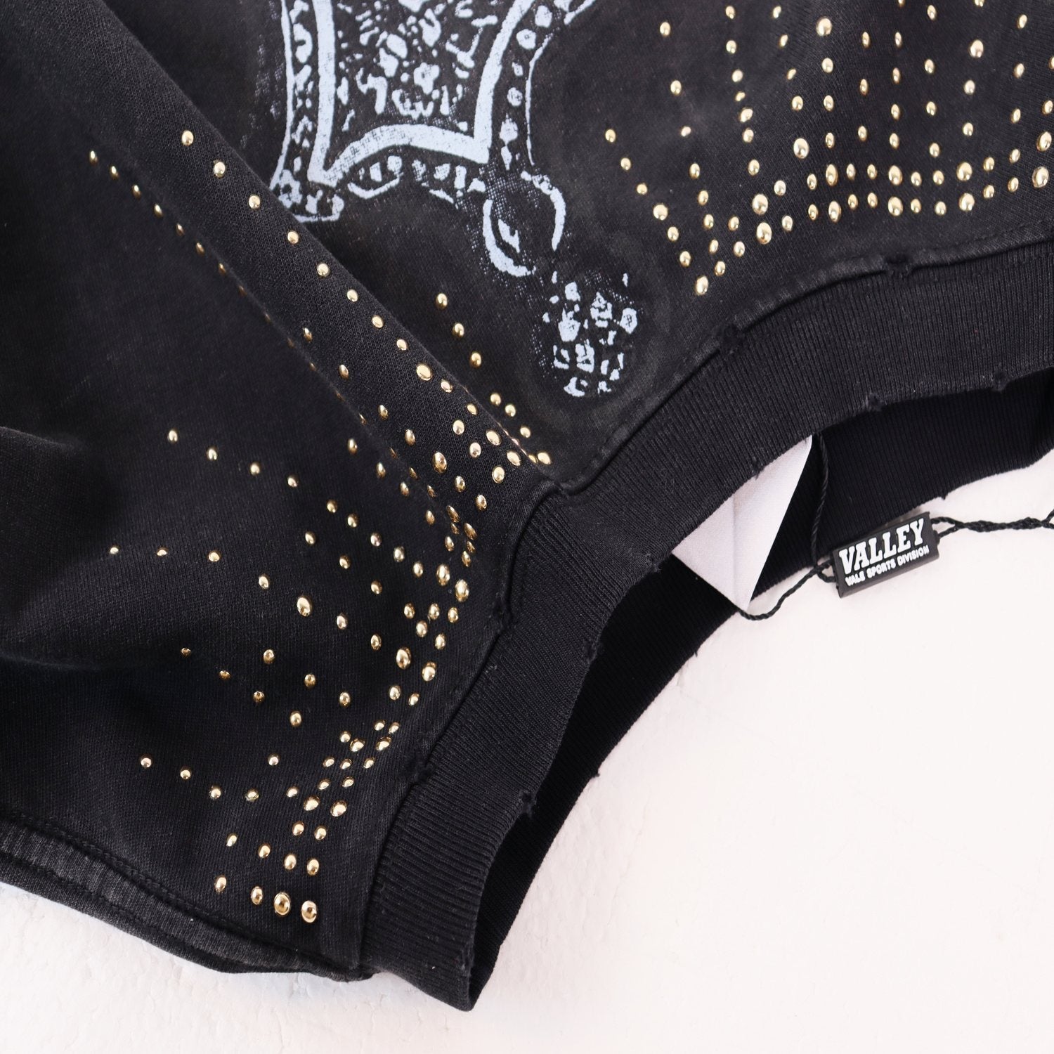 VALE USA Studded Cross Graphic T-Shirt — detail