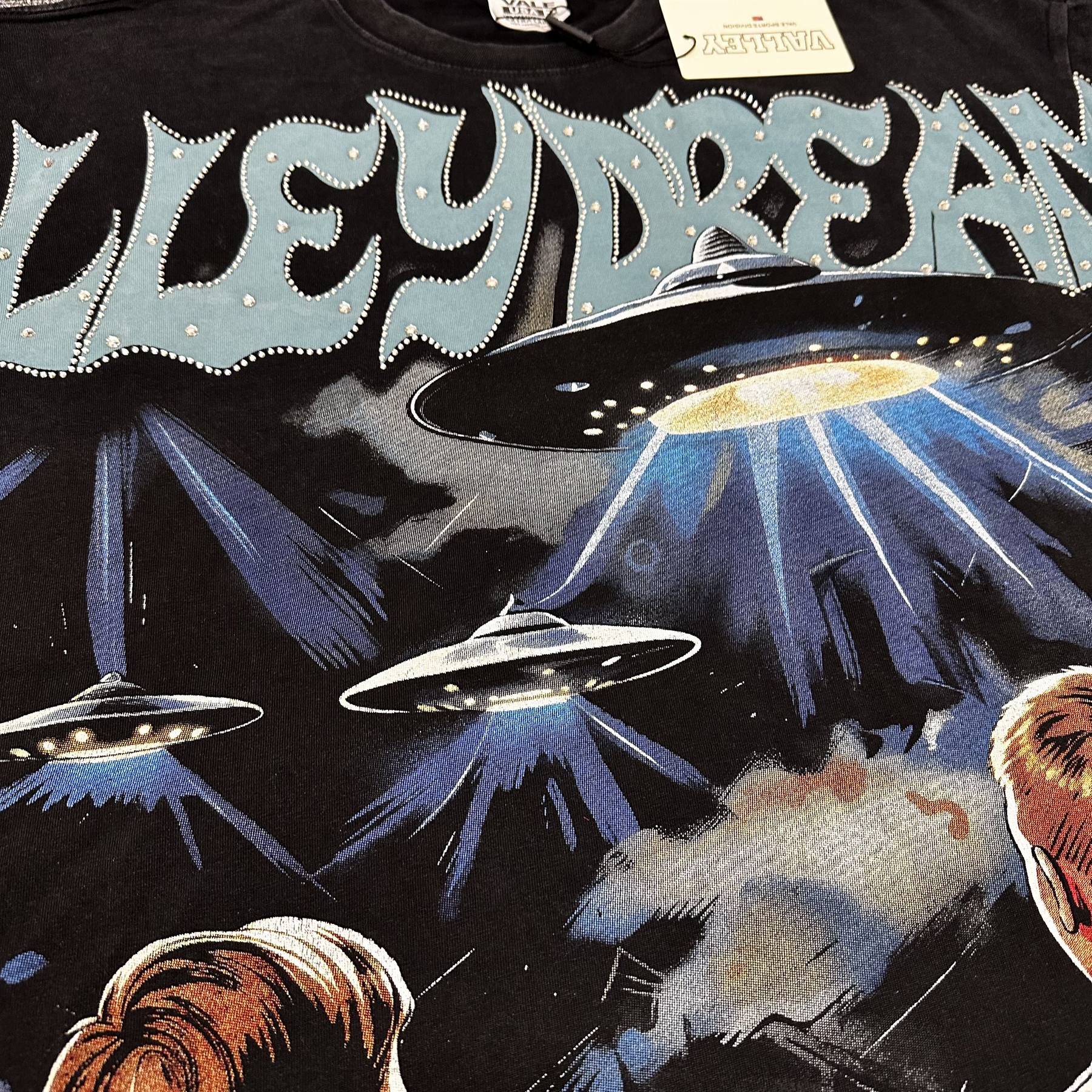 VALE USA UFO Graphic Short-Sleeve T-Shirt — fabric_closeup