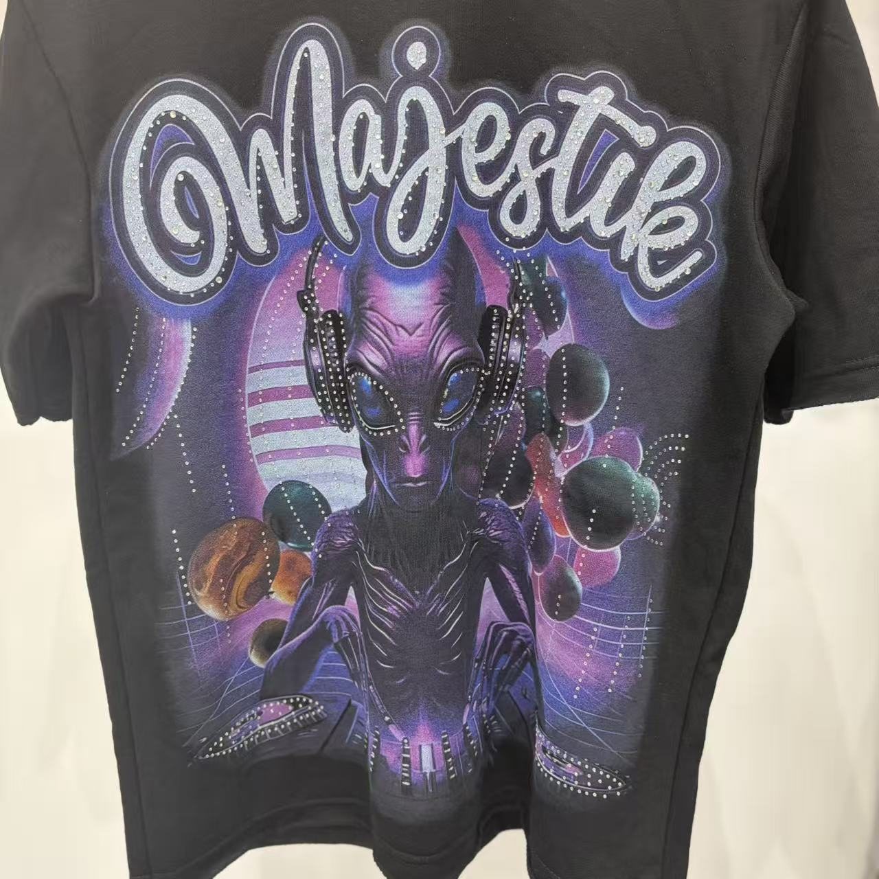 MAJESTIK Alien DJ Space Graphic T-Shirt — detail