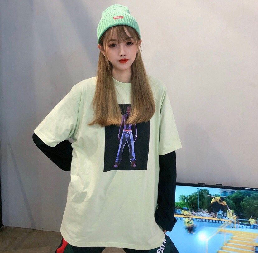 Supreme Tupac Hologram Graphic Short-Sleeve T-Shirt — context