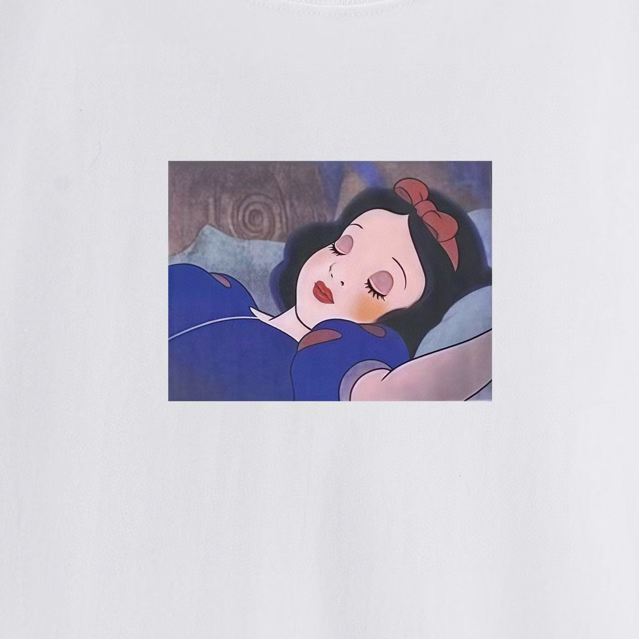 Supreme Snow White Graphic Short-Sleeve T-Shirt — fabric_closeup