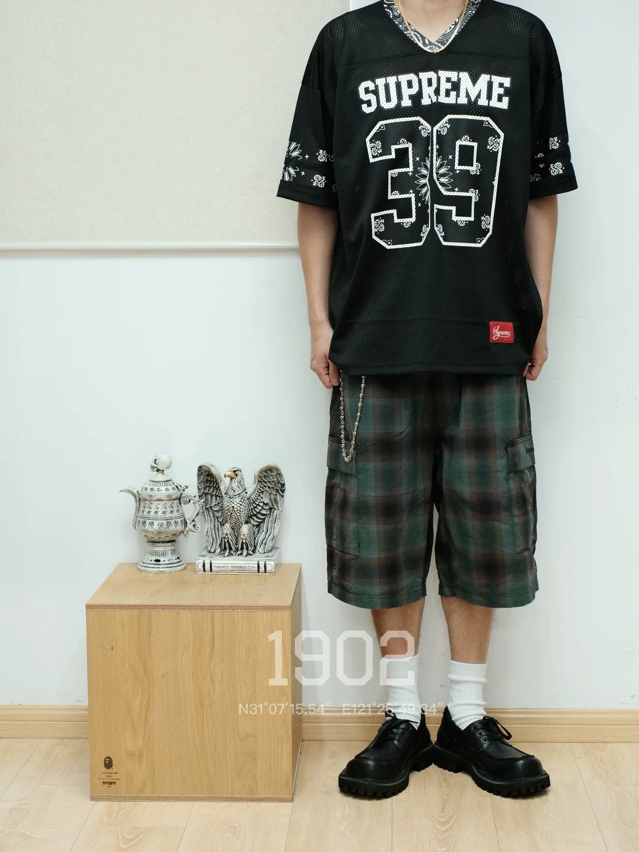 Supreme 39 Bandana-Trim Mesh Jersey T-Shirt — model