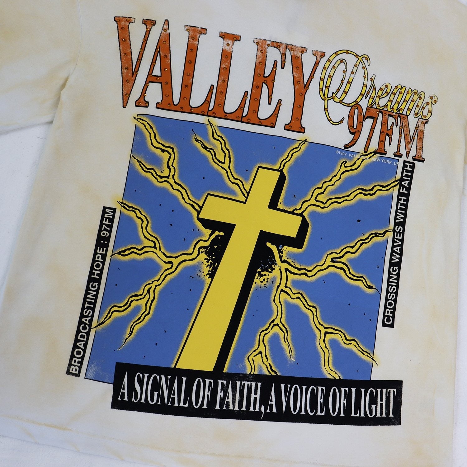 VALE USA Dreams Graphic Short-Sleeve T-Shirt - Cream — front