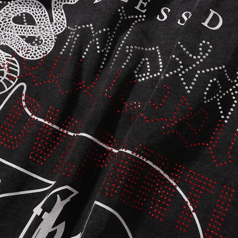 R3BEL Fearlessness Gothic Graphic T-Shirt — detail