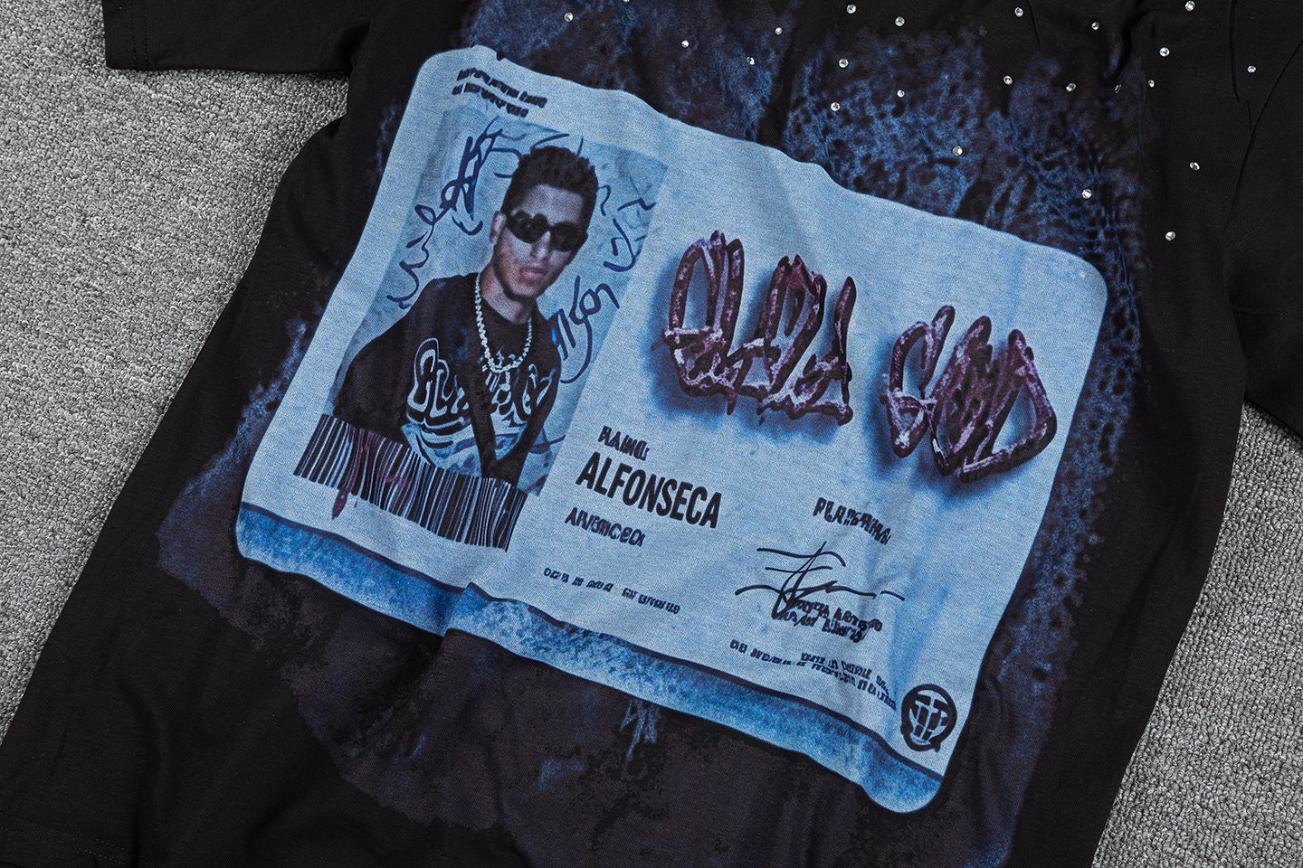 Alfonseca God Family Money Graphic T-Shirt — detail