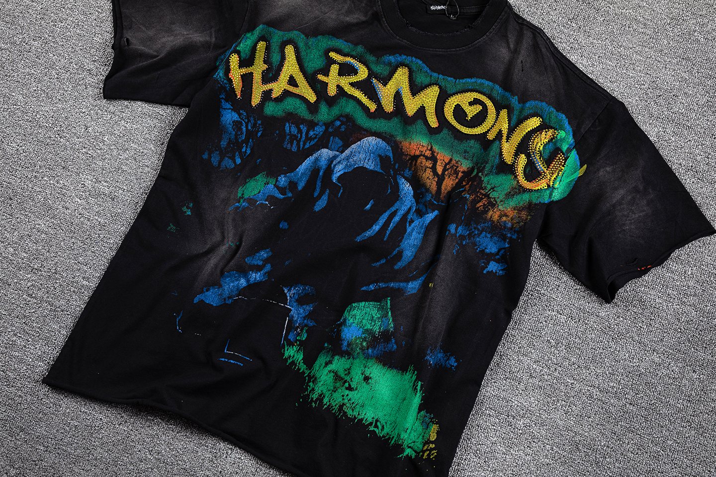 HARMONY Mountain Graphic Short-Sleeve T-Shirt — front