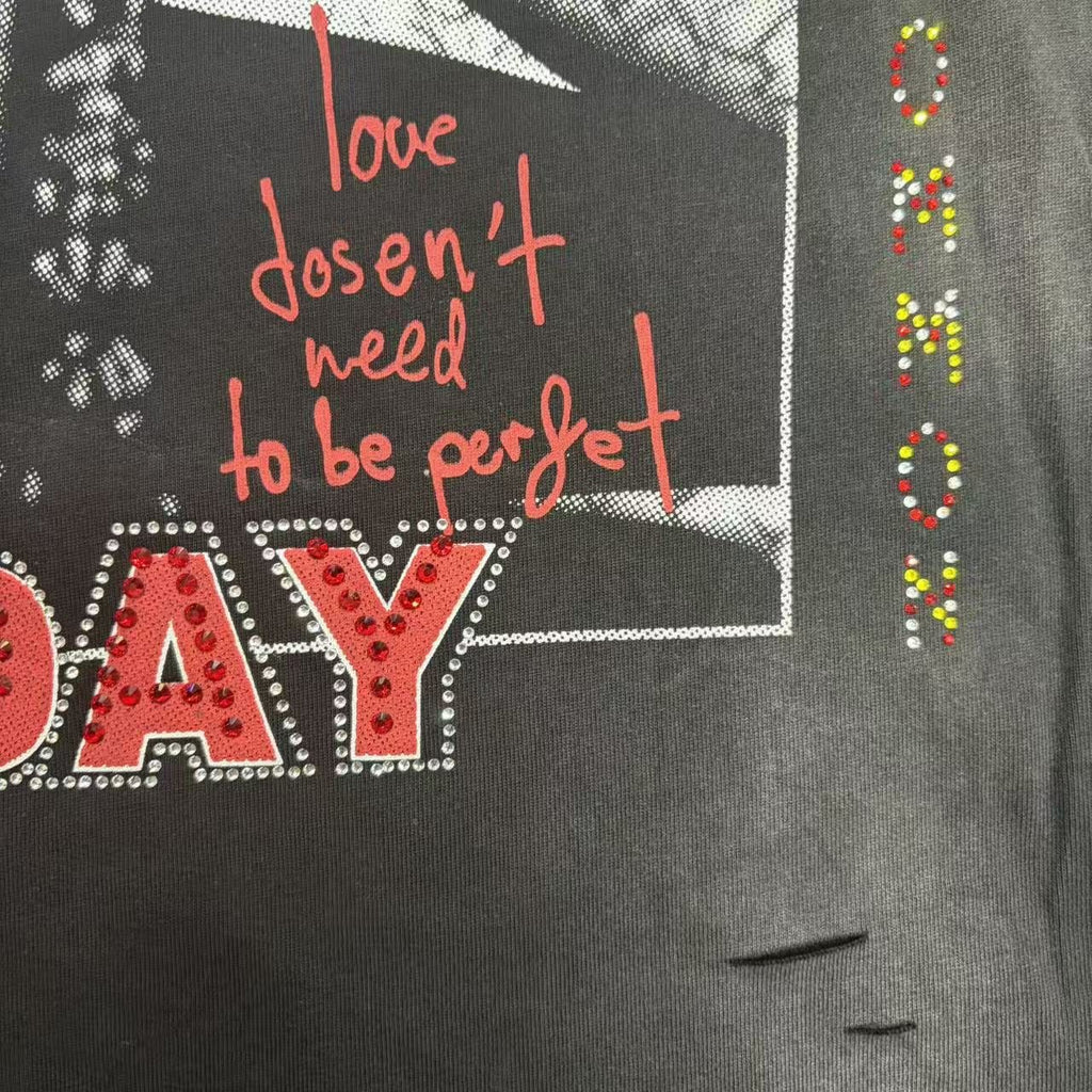 VARE ALL DAY Portrait Graphic Contrast-Sleeve T-Shirt — detail