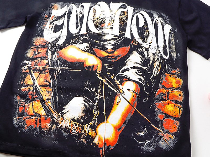 MIXED EMOTION Warrior Graphic T-Shirt — detail